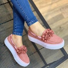 Mens Fashion Shoes Sneakers Cheap Nike Gucci Men Shoes Sneakers Suede Shoe Style, Women Flats, Girly Shoes, Floral Shoes, Loafers Style, Spring Women, Suede Loafers, Shoe Style