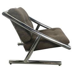 an image of a chair that is in the shape of a reclining lounge chair