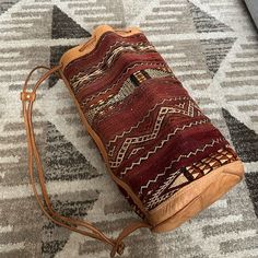 Vintage Backpack Woven Design Vintage Backpacks, Bags Vintage, Woven Design, Vintage Bags, Design Color, Vintage Brown, Vintage Ladies, Bag Lady, Backpacks