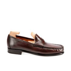 PENNY LOAFERS IN CORDOVAN BURGUNDY Cordovan Shoes, Horween Leather, Shoe Horn, Leather Company, Exclusive Shoes, Loafers Style, Shoe Tree, Travel Shoes, Goodyear Welt