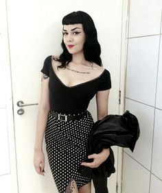 Goth pin up ;) Moda Pin Up, Stile Pin Up, Goth Pinup, Rockabilly Pin Up, Witchy Fashion, Mia 3