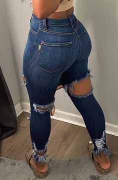 Latina Style Outfits, Cutout Jeans, Latina Style, Ripped High Waisted Jeans, Shape Wear, Streetwear Fashion Women, Baddie Outfits Casual