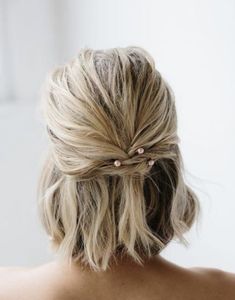 Aveda Hair, Hair Due, Bridesmaid Hair Half Up, Wedding Guest Hairstyles, Bohemian Hairstyles, Hairdos For Short Hair, Short Hair Tutorial