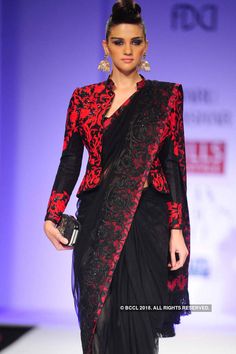 Sari Jacket Designs, Saree Jacket Designs, Long Blouse Designs, Saree Wearing Styles, Indian Sari Dress, Saree Blouse Neck Designs, India Fashion Week, Sari Blouse Designs, Indian Saree Blouses Designs