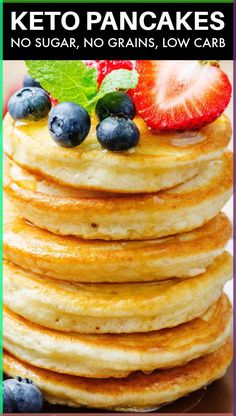 These keto pancakes are thick, fluffy, and made with 5 ingredients! Award winning recipe that even non-keto dieters are obsessed with! Best Keto Pancakes, Low Carb Pancake Recipe, Keto Quiche, Desayuno Keto, Low Carb Pancakes, Breakfast Low Carb, Keto Recipes Breakfast, Low Carb Snack, Keto Pancakes