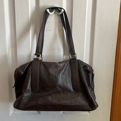 Brown Vintage Leather Gg Bag. Similar Shape To Lv Speedy. Can Be Carried Over The Shoulder Or By Hand. A Little Worn. Lv Speedy, Bags Vintage, Brown Vintage, Gucci Bags, Leather Bags, Vintage Brown, Vintage Leather, Gucci Bag, Leather Bag