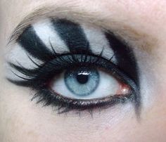 Zebra Makeup, Photo Rain, Catwalk Makeup, Zebra Costume, Fantasy Make-up, Blonde Eyebrows, Steampunk Halloween, Makeup Books, Rave Makeup