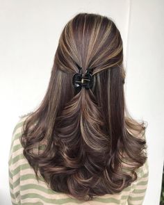 Brown Hair Inspiration, Cute Looks, Layered Haircuts For Medium Hair, Brown Hair With Blonde Highlights