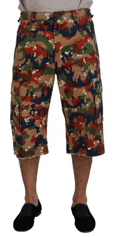 Dolce & Gabbana Multicolor Cotton Camouflaged Cargo Shorts Style Cargo Shorts, Fit Logo, Stefano Gabbana, Style Cargo, Shorts Style, Shorts Cargo, Italian Designer, Dolce E Gabbana, Look Casual