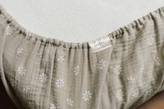 TISU crib sheet, Beige Daisy