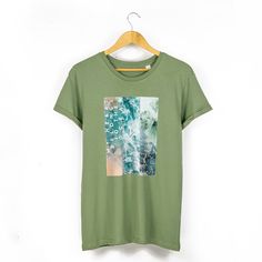 BUY 3 GET 15% OFF!  Get 15% off your order when you buy any 3 items from JoshyTees!  BUY 4 GET 20% OFF!  Get 20% off your order when you buy any 4 items from JoshyTees! This classic-styled t-shirt is made from 100% organic cotton, and features stitched-in rolled sleeves for a muscular look. The chest features an abstract surf-inspired print, with the slogan 'My Heart Belongs To The Ocean'. Colour: Soft Olive Size Guide: S  |  To Fit Chest 36" - 38"  |  T-Shirt width 50cm | T-Shirt length 69cm M Ocean Collage, Green Graphic Print T-shirt For Surfing, Casual Surfing T-shirt With Screen Print, Relaxed Fit Cotton T-shirt For Surfing, Graphic Tee T-shirt For Surfing With Relaxed Fit, Style Surf, Graphic Tee T-shirt With Front Print For Surfing, Style Graphic Tee, Surf Shirt