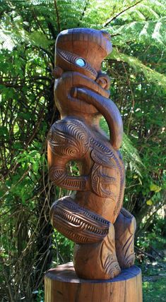 Maori Wood Carving Design, Maori Aesthetic, Tiki Kitchen, Maori Face Tattoo