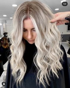 Ice Blonde Hair Dark Roots, Rooted Ice Blonde Hair, Reverse Blonde Balayage, Low Lights For Blonde Hair With Money Piece, High Impact Blonde, Cool Lived In Blonde, Platinum Root Melt, Icy Blonde With Lowlights And Shadow Root, Icy Blonde Shadow Root With Money Piece