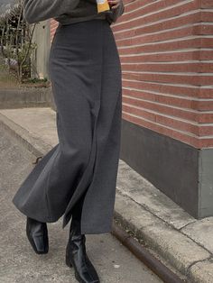 Black Sweater Dress Outfit, Maxi Pencil Skirt, Chic Summer Style, Sweater Dress Outfit, Split Skirt, Long Skirts For Women, High Waist Dress, Maxi Robes, Yoga Shorts