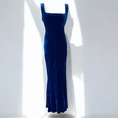 Alberta Ferretti Runway Blue Velvet Silk Gown Gala Formal Size 6 Italy - Pre-Loved Masterpiece - Measurements: Bust 32”, Length 49” - Note Last Picture - End Of Zipper Fabric Needs To Be Stitched - Made In Italy - Pictures Are The Most Accurate Descriptor Of Condition. Please Examine Carefully. Italy Pictures, Silk Gown, Alberta Ferretti, Blue Velvet, Fashion Inspo, In Italy, Size 6, Velvet, Italy