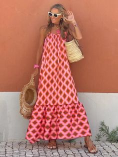 Leisure Dress, Georgia Dress, Red Summer Dresses, Belle Silhouette, Sleeveless Outfit, Legging Sport, Spaghetti Strap Dress, Printed Midi Dress, Unique Dresses