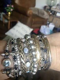 #jewelryaesthetic #jewelryaddict #chunky Silver Jewellery Y2k, Gold And Silver Jewelry Together Style, 90s Whimsigoth Jewelry, Silver Vintage Jewelry, Silver Jewelry Stack, Alt Jewelry, Jóias Body Chains, Lots Of Jewelry, Silver Bracelet Stack