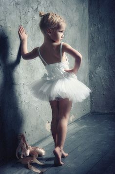 Lucy Maratkanova, Russia - Finalist in the monthly photo contest "Dance" Ballerina Poses Photography, Ballerina Photography, Ballerina Poses, Kids Ballet, Ballerina Painting, Alvin Ailey