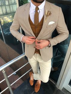 Sports Jacket Outfit, Costume Beige, Suits Groom, Suit Clothes, Suit Outfit, Mens Suit Vest, Summer 19, Designer Suits For Men