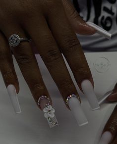 Graduation Nails Acrylic, Sweet 16 Nails, Birthday Nail Designs, Hoco Nails, Acrylic Toe Nails, Graduation Nails, Glamour Nails, Colored Acrylic Nails, White Acrylic Nails