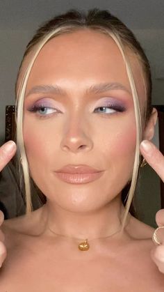 Soft Glam Purple Eyeshadow, Purple Natural Eye Makeup, Purple Wedding Makeup For Green Eyes, Eye Shadow For Purple Dress, Makeup Looks For Homecoming Purple Dress, Purple Eye Makeup For Green Eyes, Light Purple Smokey Eye, Neutral Purple Eyeshadow, Wedding Makeup Purple Eyeshadow