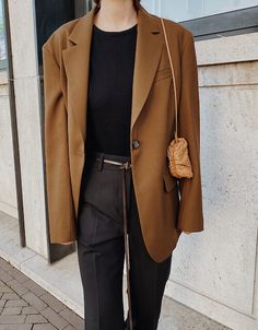 40+ Stylish Brown Blazer Outfits [2023]: What To Wear With A Brown Blazer Style A Brown Blazer, Short Coat Outfit, Brown Blazer Outfit, Bottega Veneta Arco, Brown Blazer, Brown Shorts, Professional Fashion, Coat Outfits, Blazer Outfits