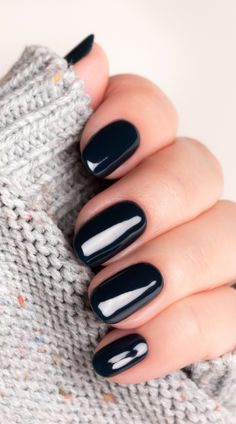 65 Super Cute Fall Nail Ideas (Autumn Nails) – livelovequote Black Design Nails, Cute Fall Nails Ideas Autumn, Gold Accent Nail, White And Black Design, Plum Nails, January Nails, Cute Nails For Fall, Thanksgiving Nails