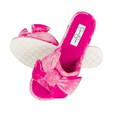 When you need a cute, comfortable and breathable pair of slippers to wear after a hard day, this fashionable pair of Jessica Simpson slides are exactly what you need. Designed with a plush lining and durable indoor/outdoor sole, this slipper keeps your feet comfortable in all situations. They are an excellent choice for brides and bridal parties, spa trips, vacations, travel, birthday gifts and more. Available in size Small (US 6-7), Medium (US 7-8), Large (US 8-9), and X-Large (US 9-10). Slippe Simpson Slippers, Spa Trip, Travel Birthday, Bedroom Slippers, Open Toe Slippers, Beach Mini Dress, Boho Summer Dresses, Bridal Parties, Knitted Slippers