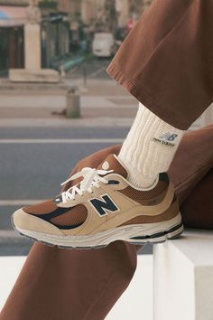 New Balance Shoes Men, New Balance Style, New Balance Outfit, Lookbook Inspiration, New Balance 2002r, Trendy Boy Outfits, Shoes Photography, Baskets Nike, Guys Clothing Styles