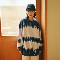 Wiaofellas - Stubborn Rabbit Japan fashion Retro Blue and White Tie-dye Loose round Neck Hoodie Male Student Couple Pure Cotton Pullover T... Oversized Blue Washed Sweatshirt, Long Sleeve Soft-washed Sweatshirt In Washed Blue, Soft-washed Long Sleeve Sweatshirt In Washed Blue, Blue Washed Tops For Winter, Winter Blue Washed Tops, Bleached Cotton Long Sleeve Sweatshirt, Long Sleeve Bleached Cotton Sweatshirt, Bleached Long Sleeve Cotton Sweatshirt, Tie Dye Sweatshirt For Winter