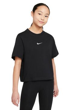 Tops Nike, Nike Pullover, Nikes Girl, Boxy Tee, Nike Kids, Nike Tshirt, Nike Store, Kids Nike, Nike Shirts