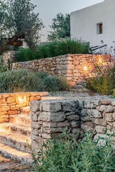 garden terraces with outdoor lighting Italian Garden Design, Landscape Design Architecture, Mediterranean Garden Design, Garden Desig, Side Yard Landscaping, Stone Landscaping, Garden Stairs, Landscaping Inspiration