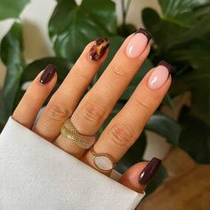 40 Eye-Catchy Short Fall Nails to Recreate This Fall - With Houna Fall Short Nails, College Nails, Candy Corn Nails, Wife Nails, Nails Collection, Wine Nails, February Nails, Cute Simple Nails