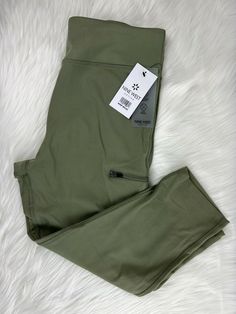 Women's Nine West Active Black crop Workout Pants Size XL Pull On $52 NEW. Athleisure Pants With Built-in Shorts, Sporty Solid Pants With Built-in Shorts, Casual Moisture-wicking Capri Length Pants, Casual Moisture-wicking Capri Pants, Sporty Stretch Capris For Outdoor Activities, Sporty Outdoor Capris With Pockets, Sporty Moisture-wicking Capri Pants, Stretch Capris For Outdoor, Casual Compression Bottoms With Side Pockets