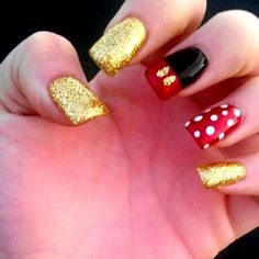 Disneyland Nails, Mickey Mouse Nails, Disney Acrylic Nails, Kids Nail Designs, Red Nail Art Designs, Red Nail Art, Pretty Nail Art Designs