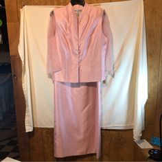 Jessica Howard Vintage Nwt Special Occasion Mauve 2 Pc Dress W/Embellishments Size 8p/Dress & 10p/Jacket 100% Polyester Nwt Location Spring Skirt Suit With Buttons And Long Sleeves, Elegant Pink Fall Sets, Elegant Spring Sets With Set-in Sleeves, Feminine Fitted Long Sleeve Skirt Suit, Feminine Fitted Skirt Suit With Long Sleeves, Elegant Long Sleeve Sets For Spring Formal Occasions, Spring Formal Sets With Long Sleeves, Formal Long Sleeve Sets For Spring, Fitted Wedding Jacket Dress