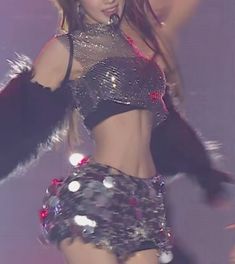 Kpop Hip Dips, Le Sserafim Mama 2023, Chaewon Stage Outfit, Chaewon Body Goals, Goals Wallpaper, Idols Outfits, Stage Clothes, Blackpink Outfits, Body Details