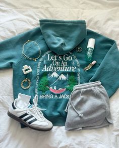 Dandy Hoodie Outfit, Dandy Sweatshirt, Hoodie Layout, Dandy Hoodie, Dandy Worldwide, Outfits To Wear To School, Girly Fits, Casual Preppy Outfits, Outfit Inspo Casual