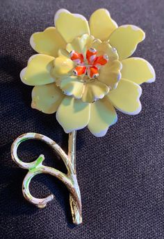 Vintage Metal Enamel Yellow Flower Brooch as pictured. Enamel Flower, Flower Pins, Yellow Flower, Flower Brooch, Clay Jewelry, Vintage Metal, Yellow Flowers, Brooch Pin, Brooches