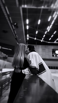 #hockey #couple #hockeycouple #couplephoto Hockey Pictures, Relatable Crush Posts, Teen Love