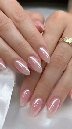 Blush Pink Nail Ideas, Nail Art Inspo 2024, Almond Nails Shiny, Pink Glaze Nails, Glazed Almond Nails, Almond Nails Aura, Pink Shiny Nails, Almond Nails Winter, Glazed Nails