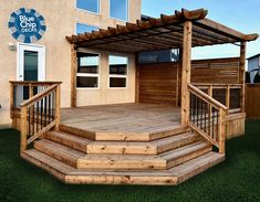 Cedartone Deck With Pergola And Wrapping Stairs.
.
#decks #pergola #deck #deckdesign #pergoladesign #backyard #carpentry Fence Edging Ideas, Fence Edging, Deck Designs, Edging Ideas, Deck With Pergola, Decor Fall, Backyard Garden, Decks, Fence