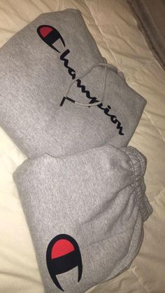 Cute Champion Outfits, Champion Hoodie Aesthetic, Champion Aesthetic, Champion Outfit, Champion Clothing, Champion Sweats, Cute Sweatpants, Teenage Outfits, Sweatpants Outfit