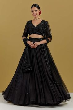 Black Net Dupatta, Black Netted Blouse Designs, Ikshita Choudhary, Black Cocktail Dress Outfit, Black Net Blouse, Lehenga Black, Cocktail Dress Outfit, Netted Blouse Designs, Fashion Infographic