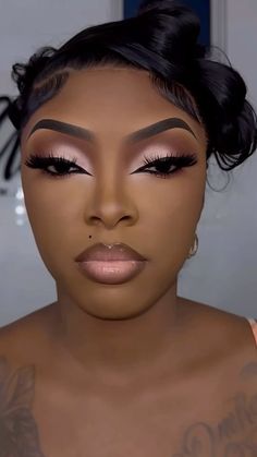 Maquillage Yeux Cut Crease, Birthday Makeup Looks, Face Beat Makeup, Glitter Makeup Looks, Prom Eye Makeup, Makeup For Black Skin, Brown Skin Makeup, Makeup Is Life, Glam Makeup Look