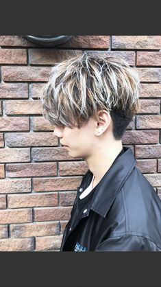 Kid髮型 Trendy Haircut For Men, Boys Hair Highlights, Hair Staly, Trendy Haircuts Medium, Haircut Design, Haircut For Men, Ideas Haircut, Androgynous Hair, Trendy Mens Haircuts