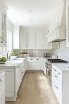 White Cabinets Grey Marble Countertops, White Quartz With White Cabinets, Simple White House Interior, Cream And White Kitchen Ideas, Kitchen Flooring White Cabinets, White Cabinets Cream Countertops, White Cabinet White Countertop, Kitchen White Cabinets White Countertops, Off White Countertops