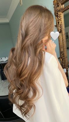 Natural Blonde Hair Pale Skin, Dark Blonde Hair Olive Skin, Light Brown Hair Full Color, Dark Beige Hair Color, Korean Hair Color Blonde, Aesthetic Light Brown Hair, Milk Tea Brown Hair Color Korean, Pearl Beige Hair, Brown Girl Blonde Hair