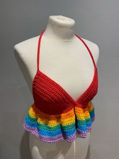 Stunning Crochet Rainbow Ruffle Bralet Crop Top, handmade in Chatterton Village, UK.  Handcrafted with care and attention to detail and features soft velvet, pretty crochet details and delicate ruffles. Perfect for adding a touch of elegance to any outfit, whether you're going out or just want to look stylish. Comes in different sizes and colours. Pair this with your favourite swimwear or flowy skirt for a fun, breezy look! - Multiple sizes available from 8-18 UK Women's.  - Choose your colour - Rainbowcore Fashion, Crochet Crop Top Outfit, Crochet Tops For Women, Crochet Rainbow, Pretty Crochet, Look Festival, Crop Top Designs, Crochet Fingerless Gloves, Rainbow Crochet