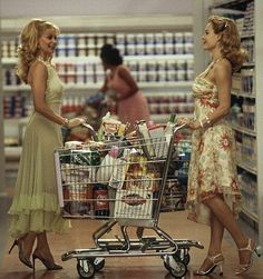 Trust Your Partner, 1950s Aesthetic, Stepford Wives, 50s Housewife, Stepford Wife, Vintage Housewife, Moda Vintage, Nicole Kidman, Mode Vintage